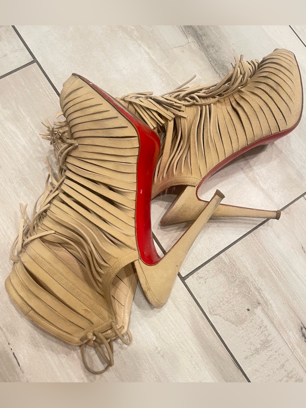 Christian Louboutin Deva nude fringe suede platform heels 38.5 7.5 8 - Picture 3 of 16